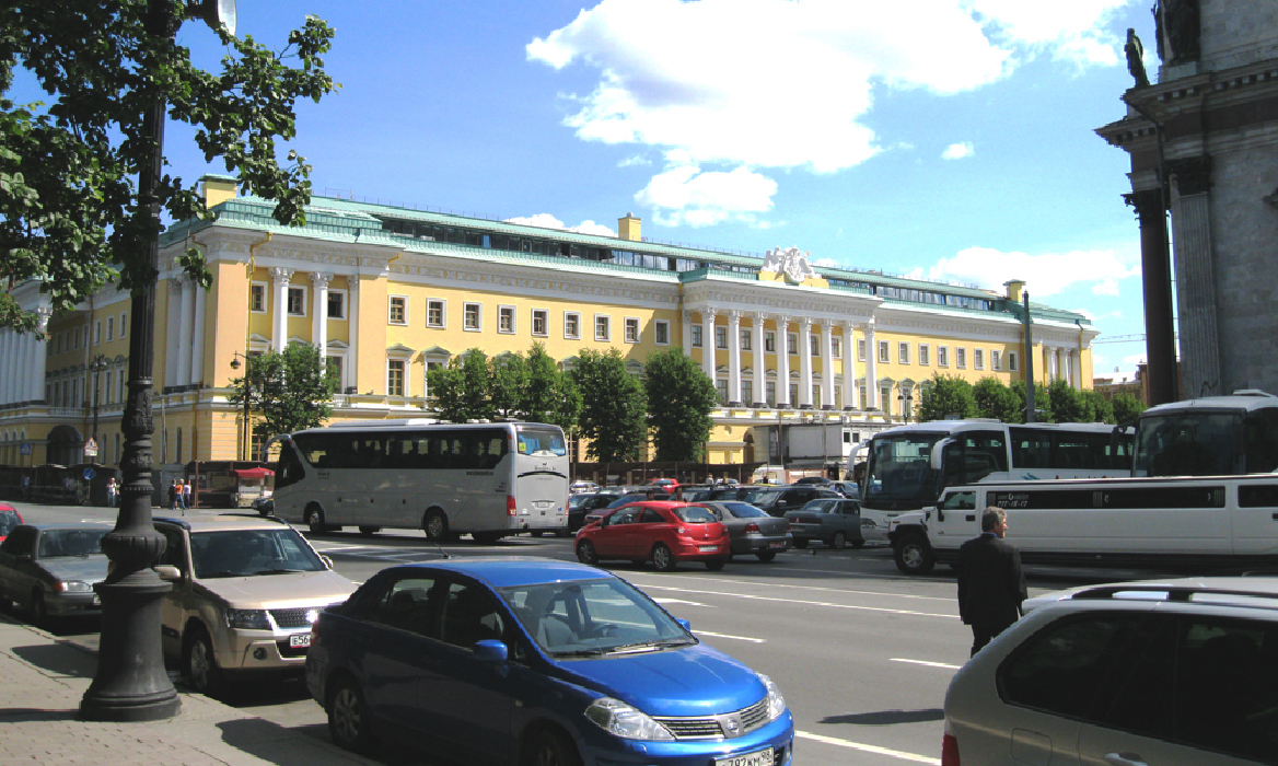 Гостиница «Four Seasons Lion Palace Hotel», сеть 5* сеть отелей премиум-класса Four Seasons Hotels and Resorts по адресу: г. Санкт-Петербург, Вознесенский пр., д. 1 лит. А (25 000м2)