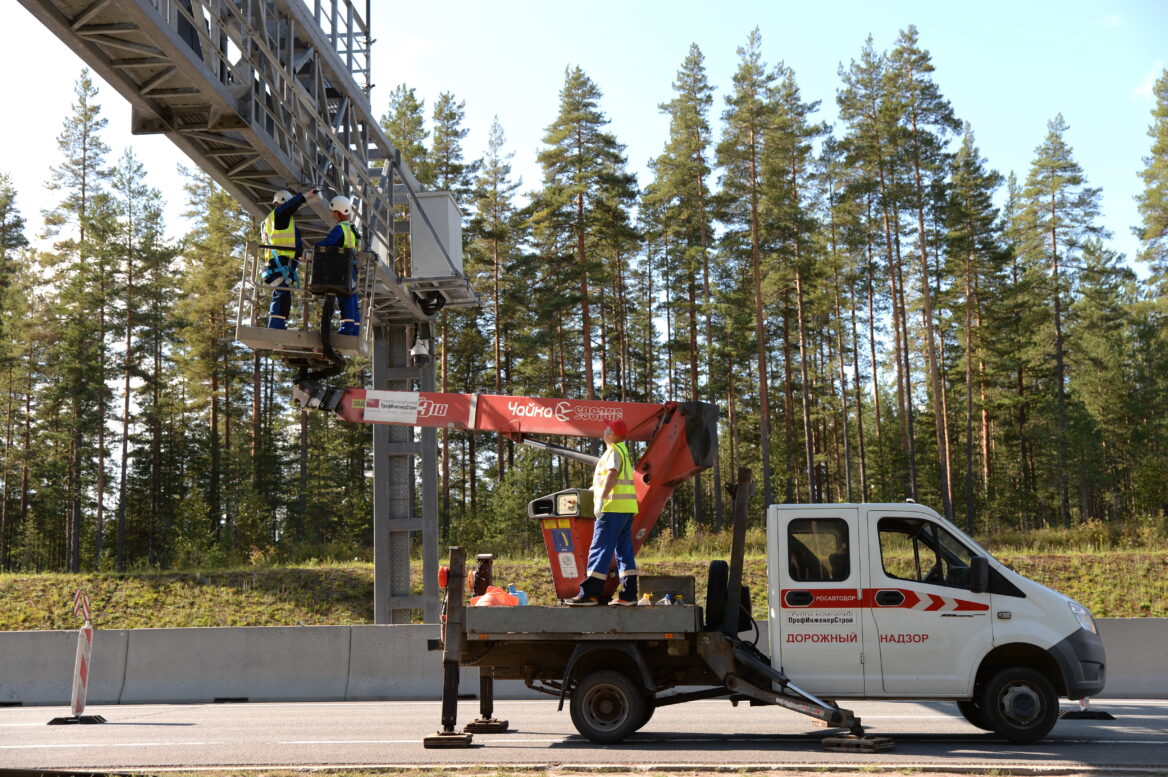 Заключён Государственный контракт с Федеральным казённым учреждением «Управление федеральных автомобильных дорог «Северо-Запад» имени Н.В. Смирнова Федерального дорожного агентства» на выполнение комплекса работ по обеспечению функционирования объектов АСУДД на автомобильных дорогах общего пользования федерального значения, находящихся в управлении ФКУ Упрдор «Северо-Запад», в 2025-2026 годах.